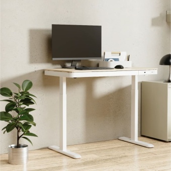 Ergosmart Charged Desk в комнате